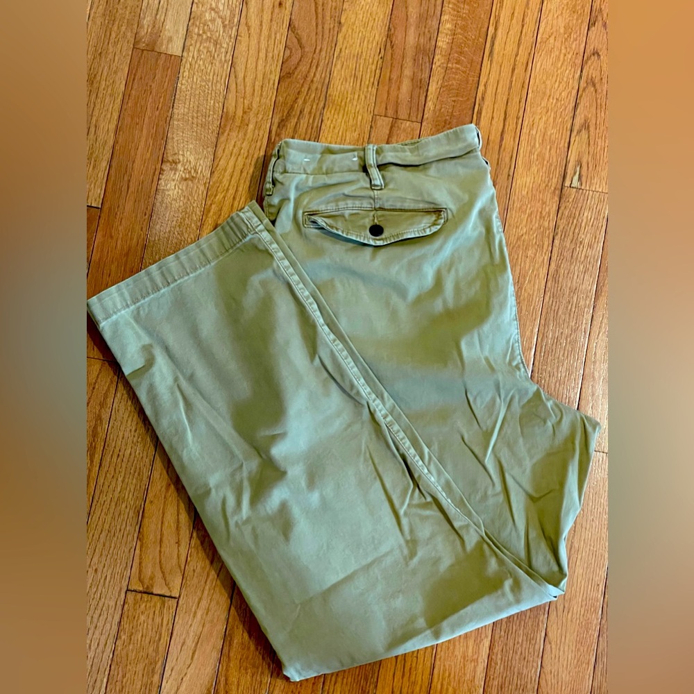 American Eagle Men’s Khaki Pants
